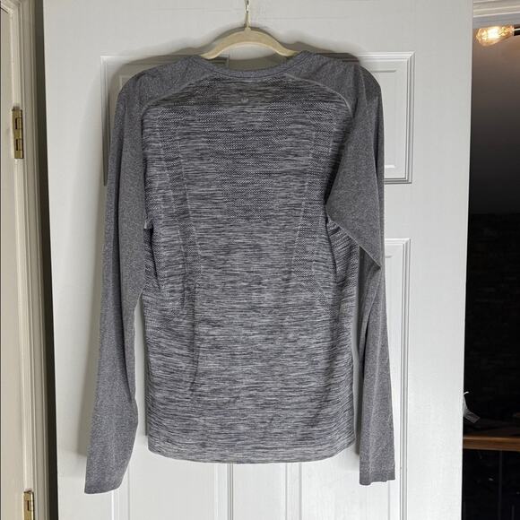 lululemon athletica Gray Long Sleeve Button Down Shirt. Medium - Picture 3 of 4